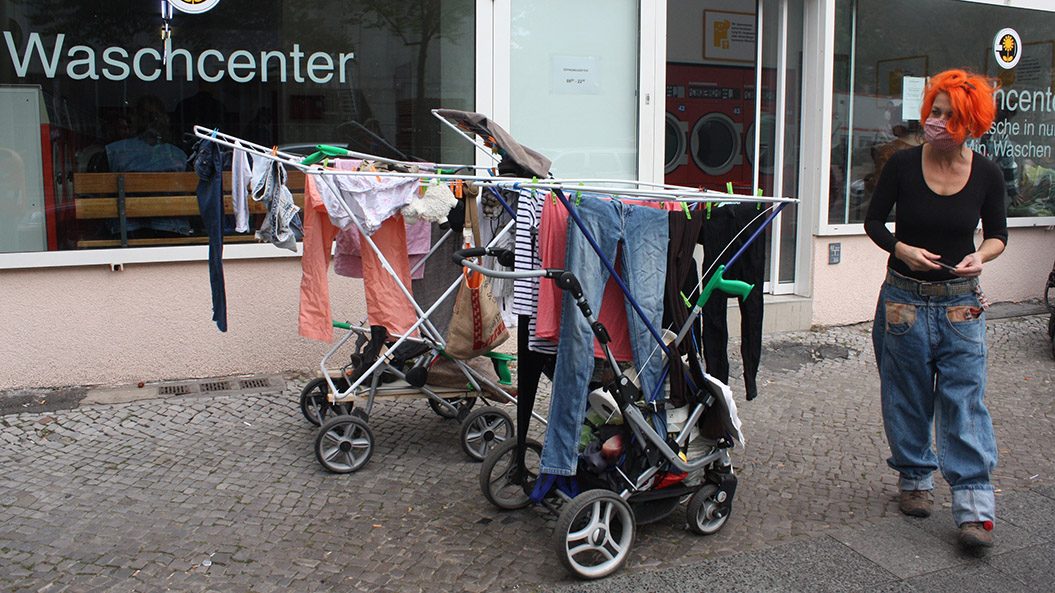 STREET shopping – Stadtführung mit Wäscheständer